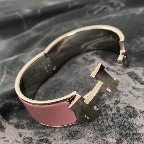 Hermes
Clic H Bracelet Enamel Narrow - Picture 2 of 4